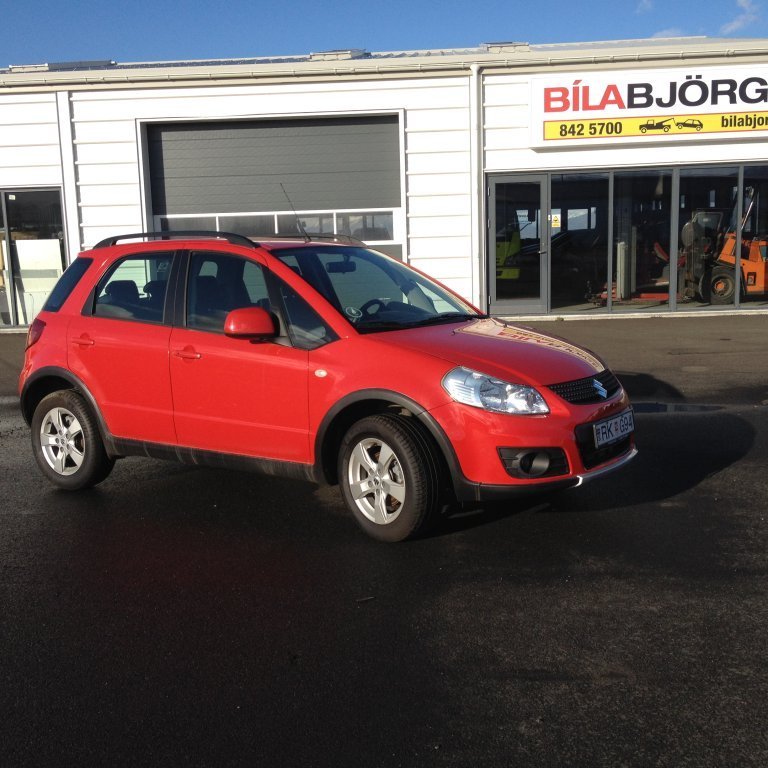 bilabjorgun-2014-suzuki-baett-vid-flotann-i-stad-subaru-2