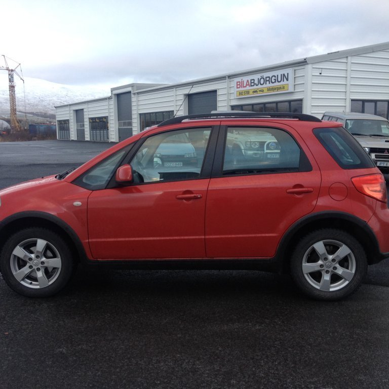 bilabjorgun-2014-suzuki-baett-vid-flotann-i-stad-subaru-4